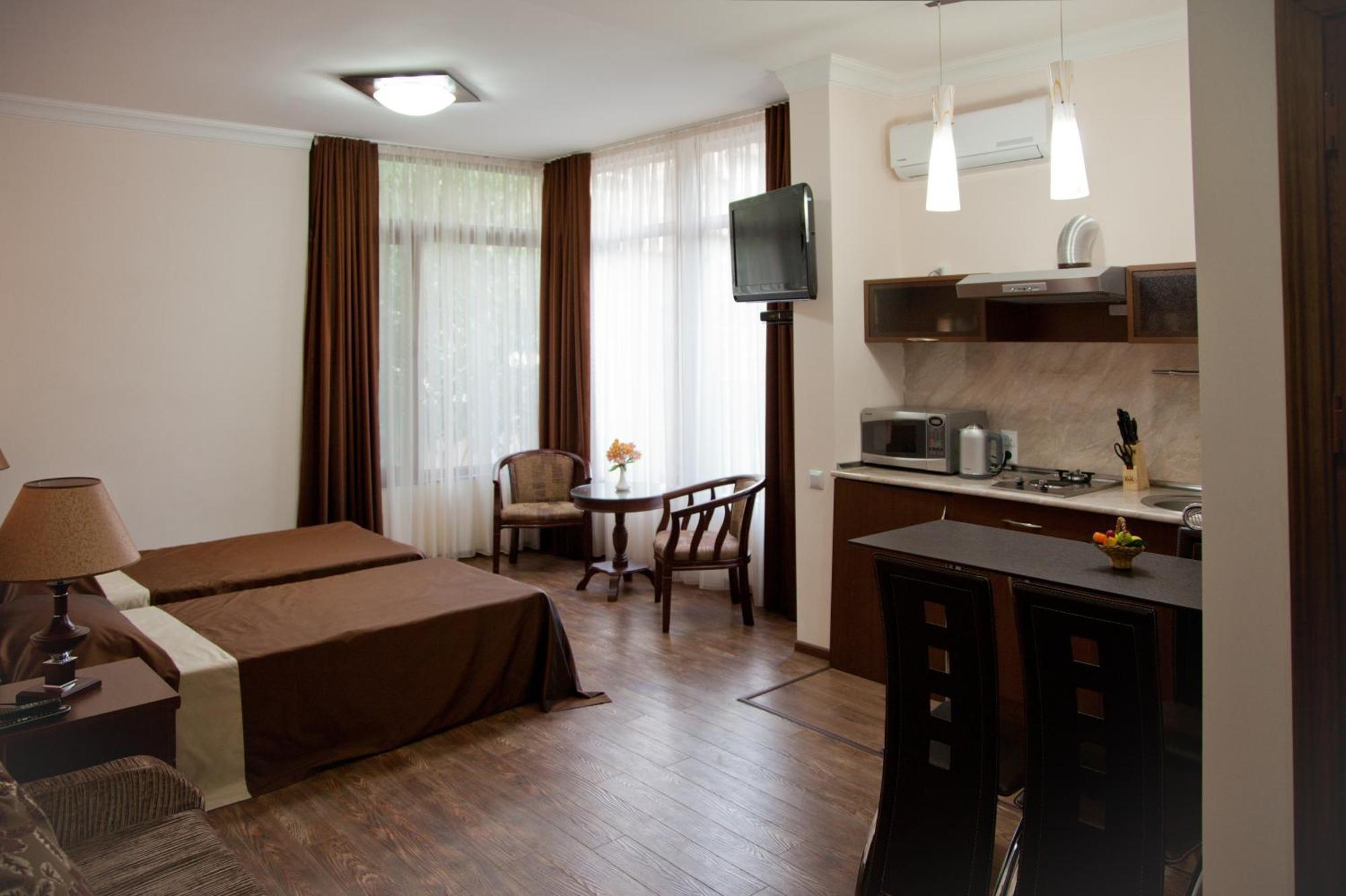 Hin Yerevantsi Hotel Esterno foto