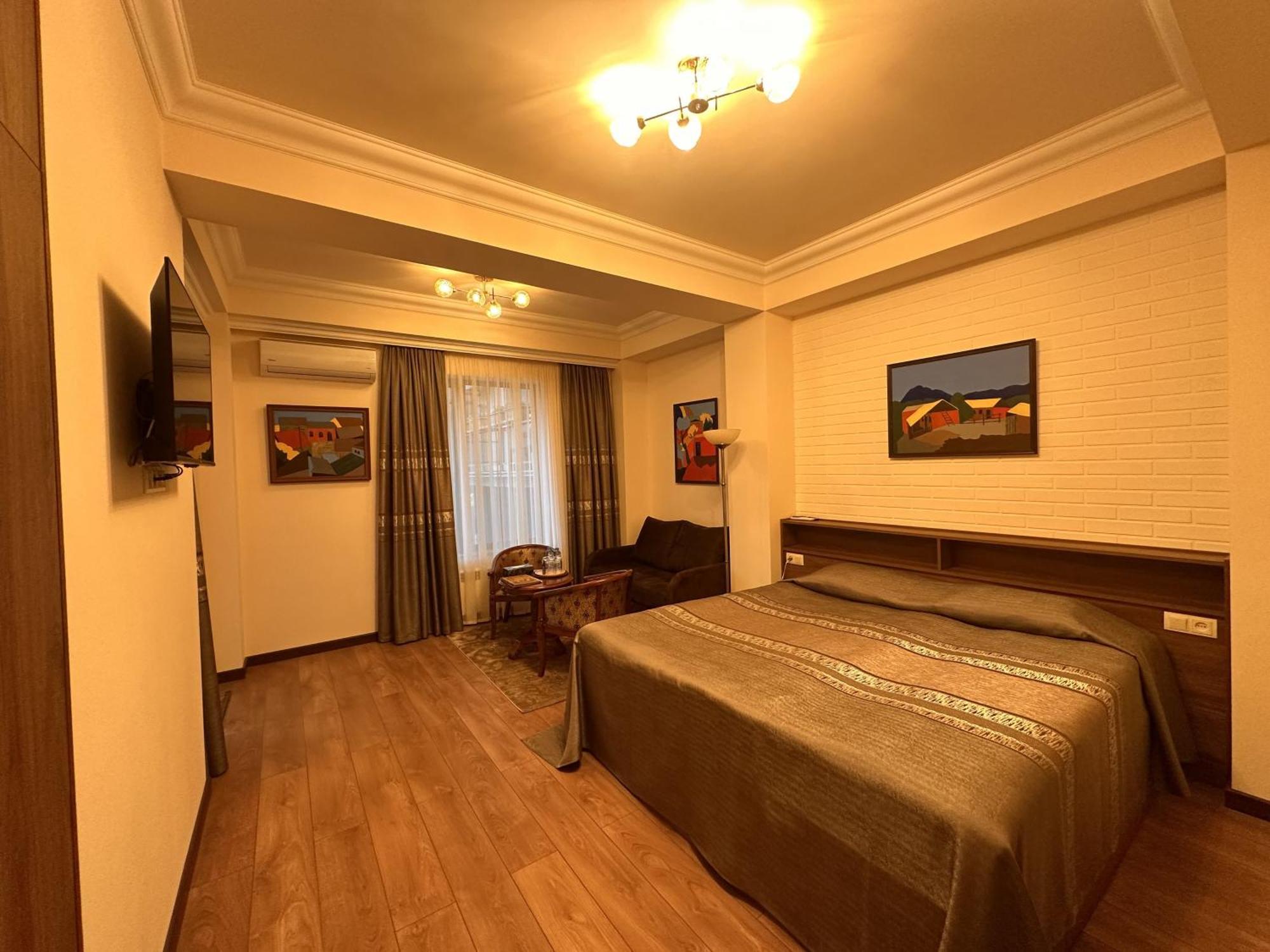 Hin Yerevantsi Hotel Esterno foto
