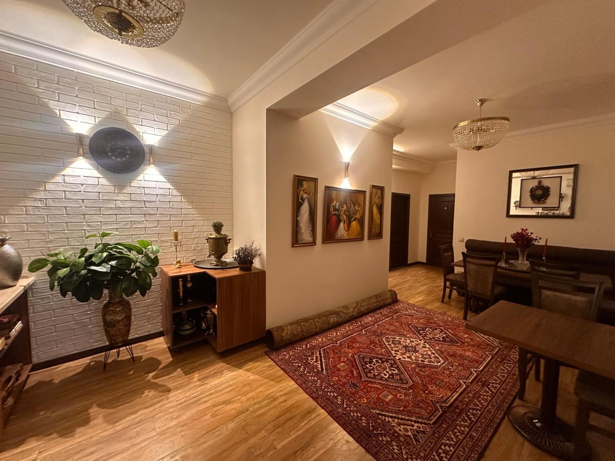Hin Yerevantsi Hotel Esterno foto