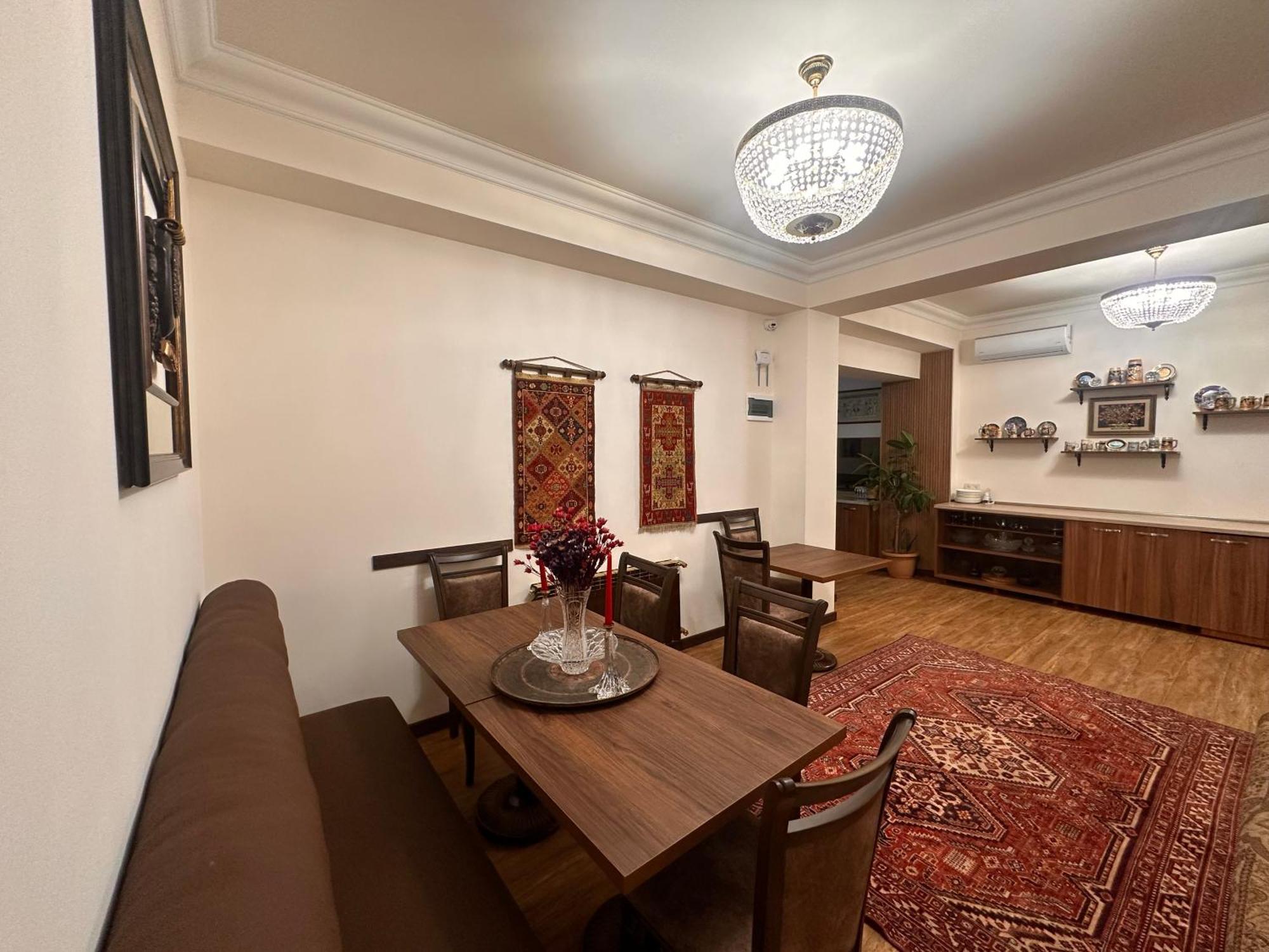 Hin Yerevantsi Hotel Esterno foto