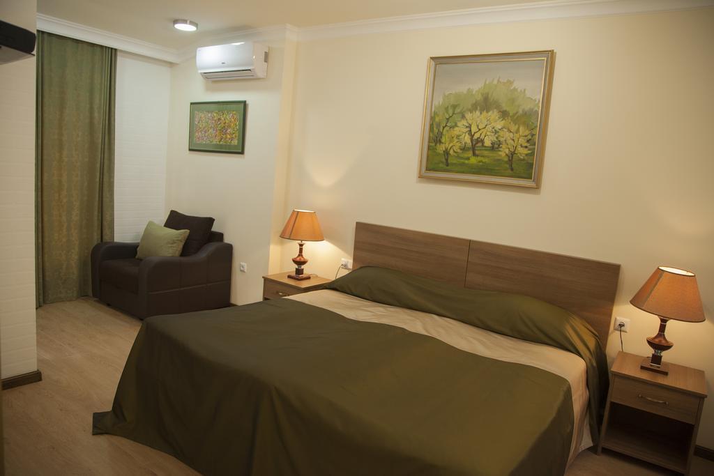 Hin Yerevantsi Hotel Esterno foto