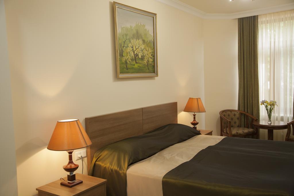 Hin Yerevantsi Hotel Esterno foto