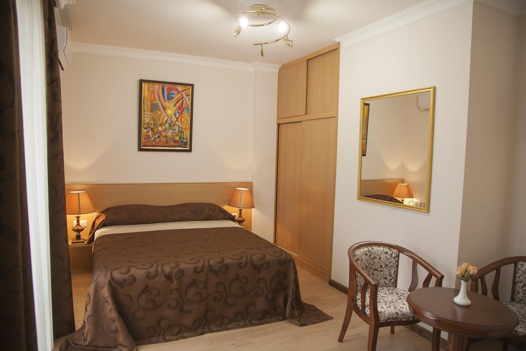 Hin Yerevantsi Hotel Esterno foto