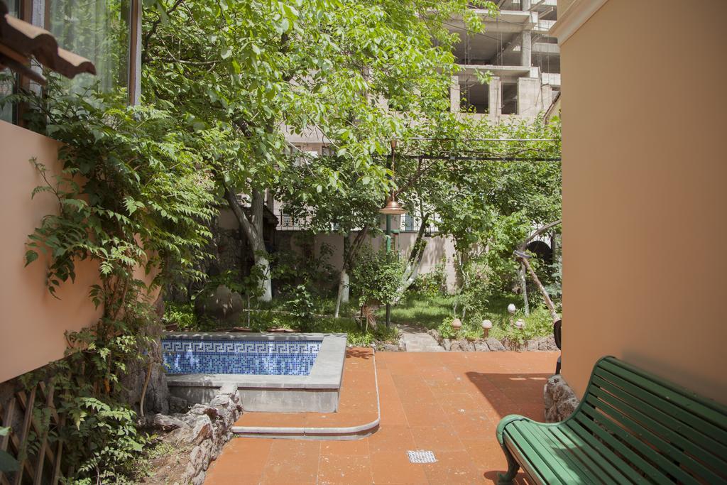 Hin Yerevantsi Hotel Esterno foto
