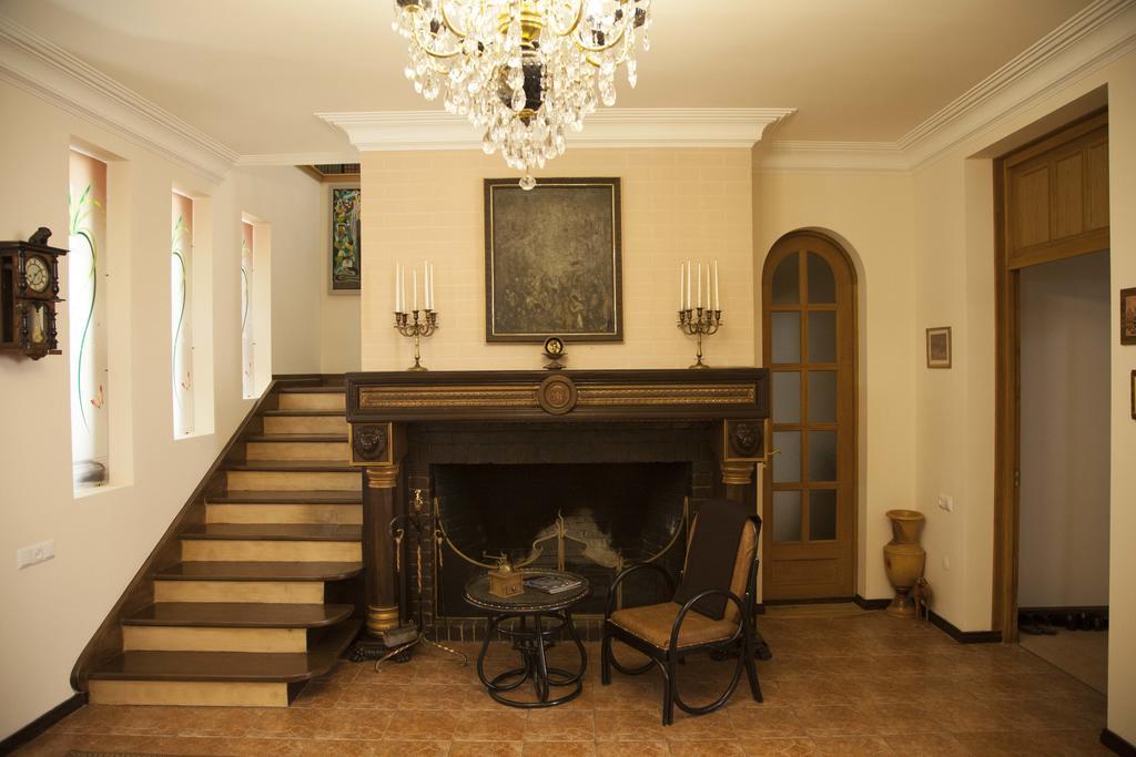 Hin Yerevantsi Hotel Esterno foto